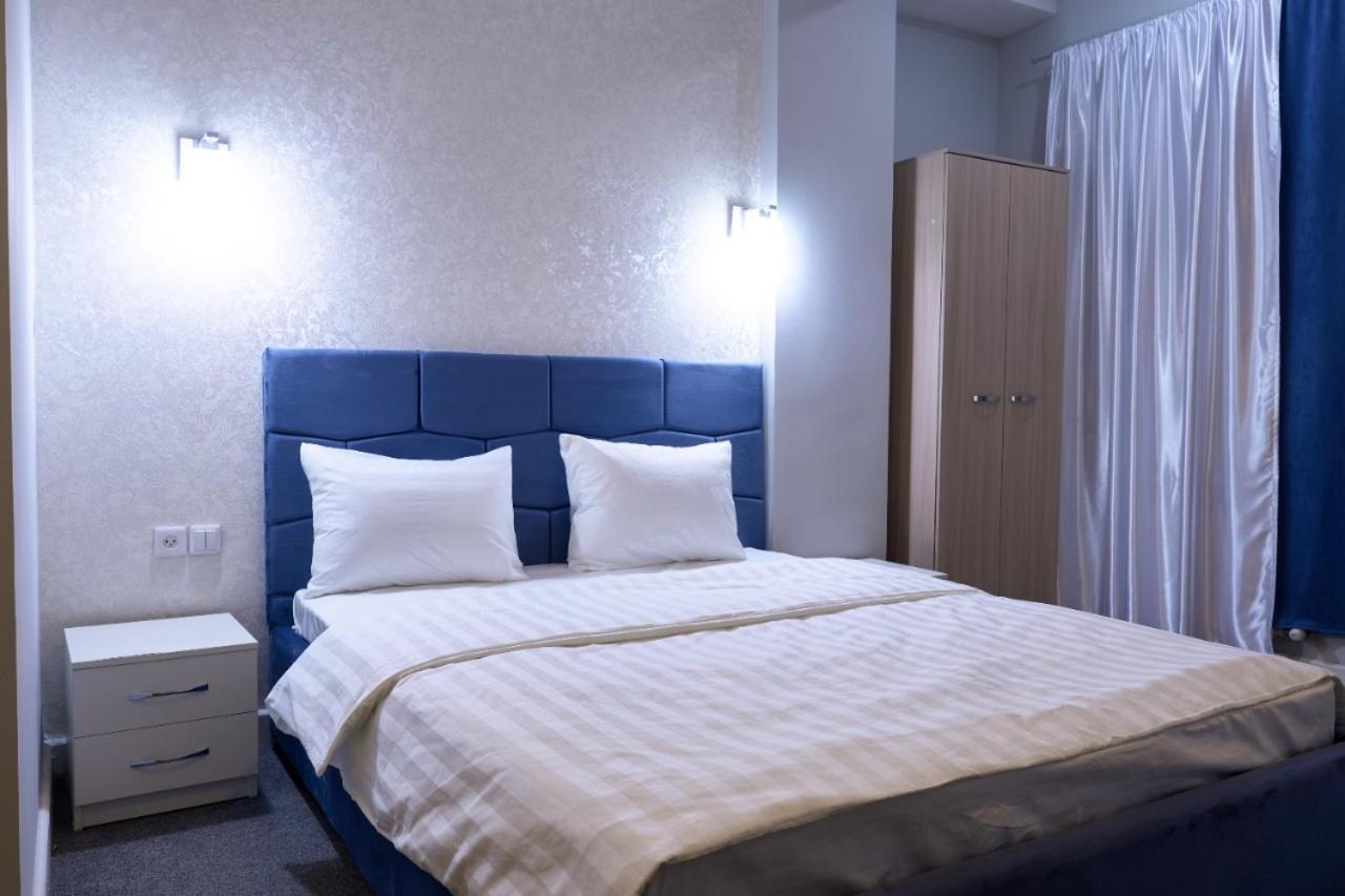 Montana Hotel Alma-Ata Exteriör bild